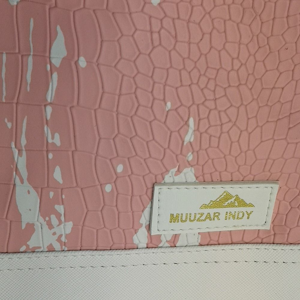 泰國 Muuzar Indy 粉白色PU蛇皮小手包斜孭袋（限量款）